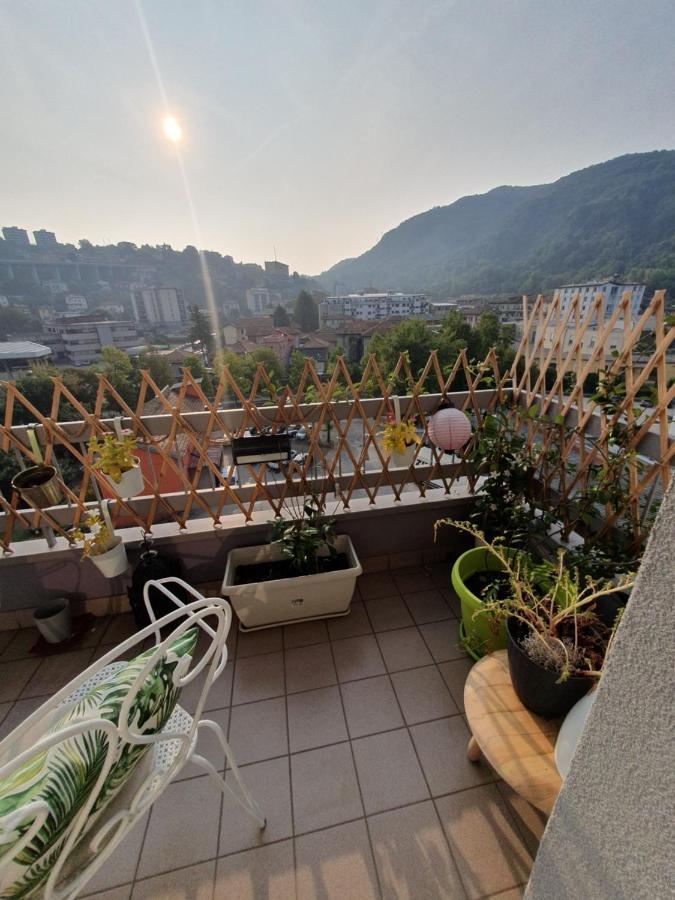 Charming Penthouse Near Como Lake Chiasso Exterior photo