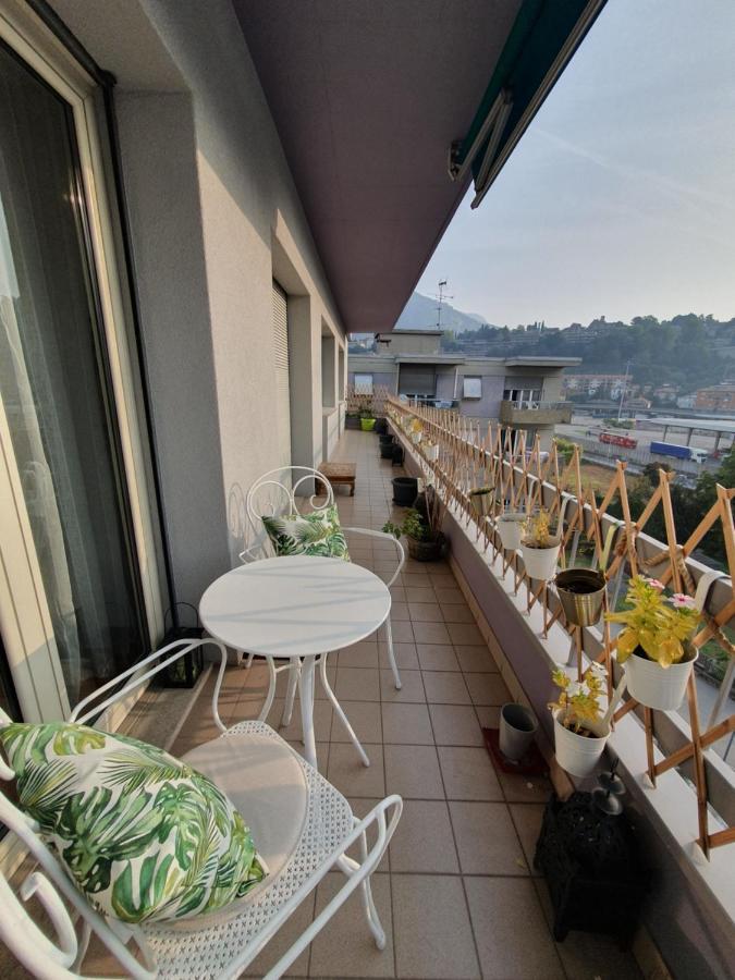 Charming Penthouse Near Como Lake Chiasso Exterior photo